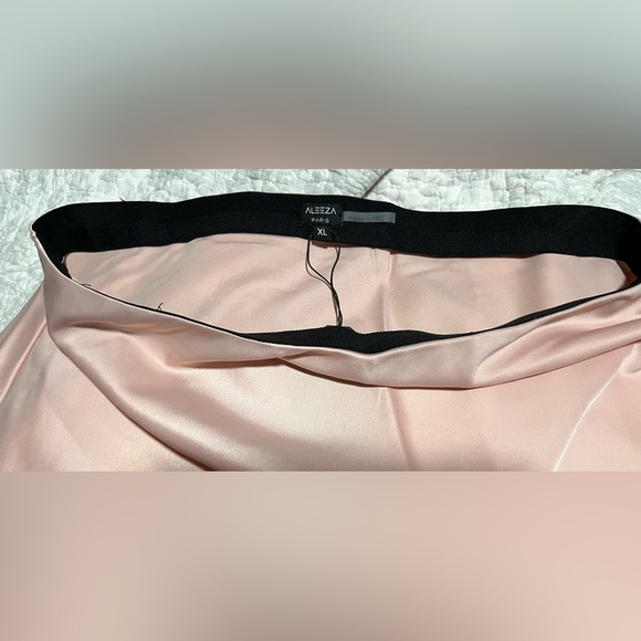 Aleeza Paris Dusty Pink Motif Satin Slip Skirt - Picture 11 of 15